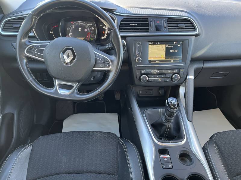 Voiture d’occasion RENAULT KADJAR 1.6 DCI 130 Intens. BV6. 5p. avec Radars AV et AR et Caméra AR ainsi que Crochet d’Attelage.