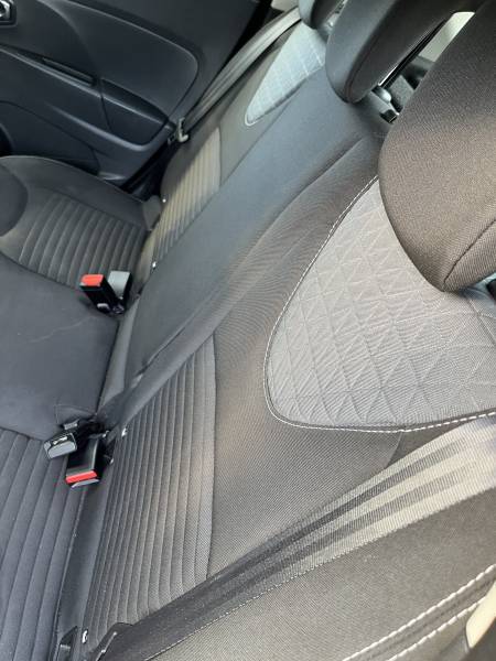 vente de voiture d'occasion à Avignon, cette Voiture d’occasion RENAULT CLIO IV 1.5 DCI 90 Air Média Nav. bénéficie d’une garantie 12 mois, gage de tranquillité. A CARPENTRAS