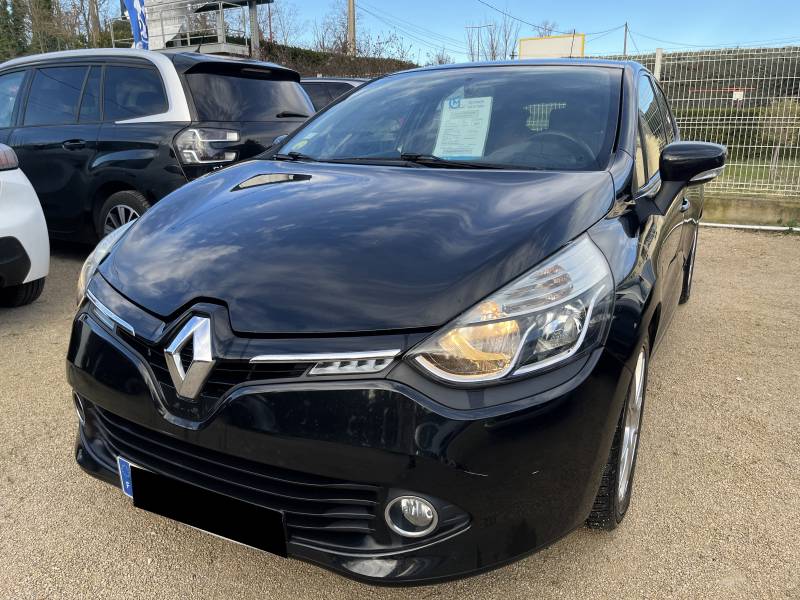 Voiture d’occasion RENAULT CLIO IV 1.5 DCI 90 Air Média Nav. Avec climatisation et GPS Europe tactile ainsi Régulateur + Limiteur de vitesse. Garantie 12 Mois.