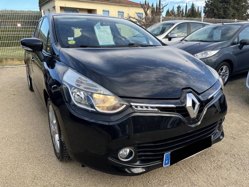 Voiture d’occasion RENAULT CLIO IV 1.5 DCI 90 Air Média Nav. Avec climatisation et GPS Europe tactile ainsi Régulateur + Limiteur de vitesse. Garantie 12 Mois.