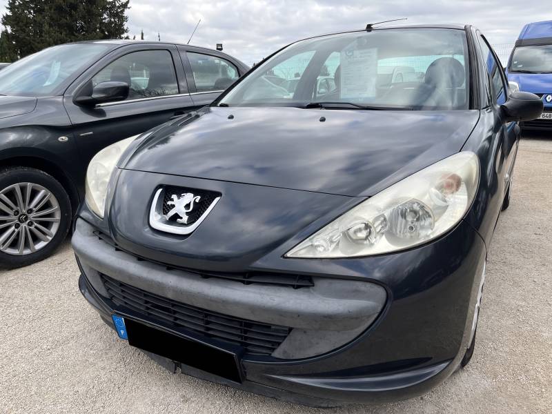 Voiture d’occasion PEUGEOT 206 + 1.4 HDI 70 Urban. 5p. avec Climatisation Automatique et Radio CD MP3 commande au volant. Garantie 12 Mois.