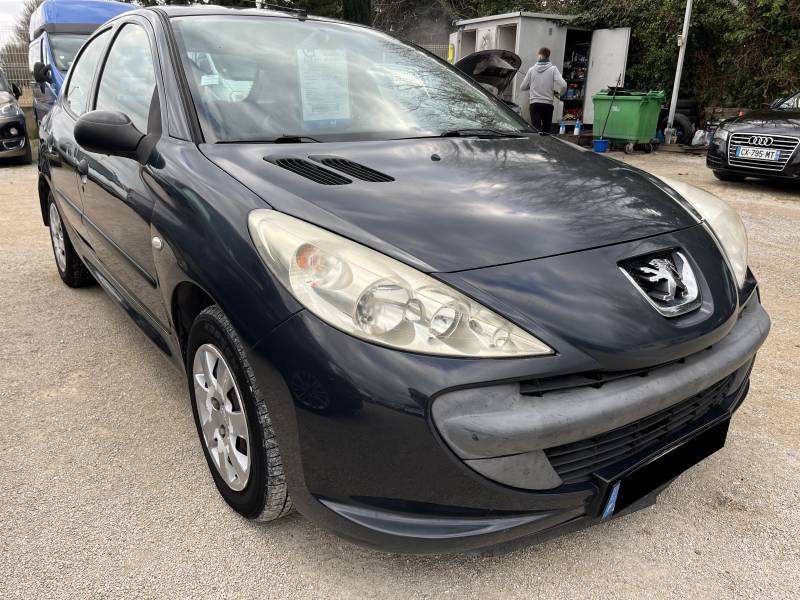 Voiture d’occasion PEUGEOT 206 + 1.4 HDI 70 Active. 5p. avec Climatisation et Radio CD + Prises 2 USB. Garantie 12 Mois.