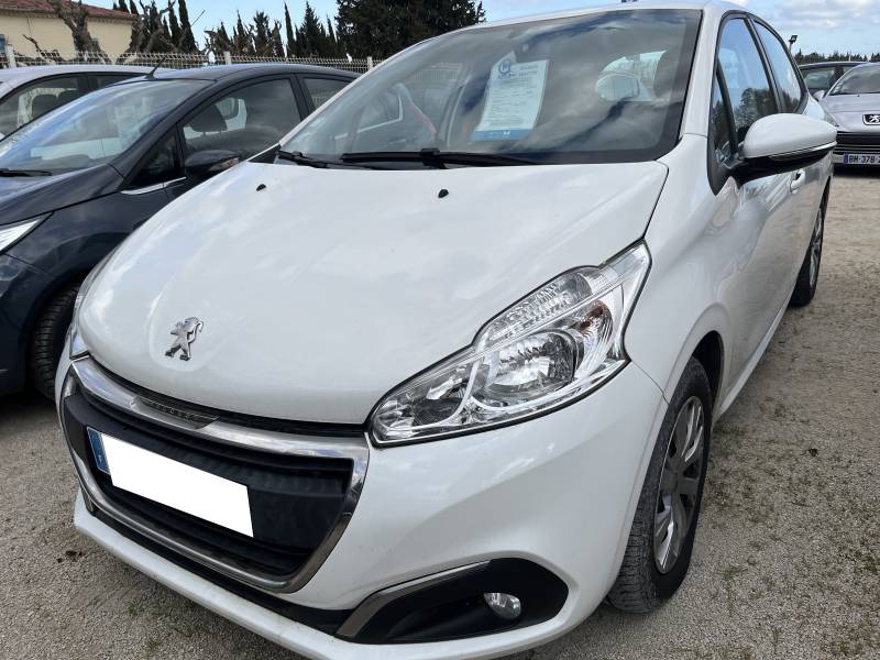 Voiture d’occasion PEUGEOT 208 I Ph2 1.5 Blue HDI 100 Premium Pack. 5p. avec GPS Europe Tactile et régulateur + Limiteur de vitesse. 1ère Main. Garantie 12 Mois.