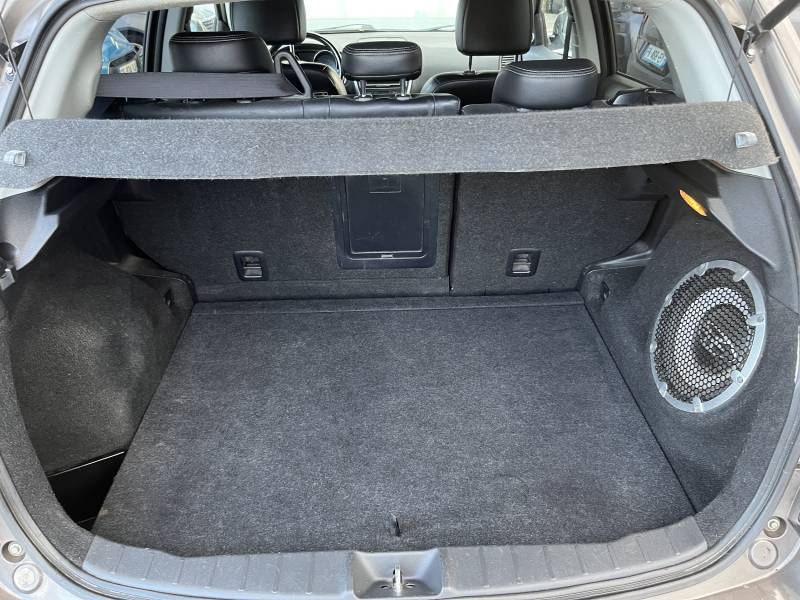 Véhicule d’Occasion MITSUBISHI ASX 1.8 DID 150 Instyle. BV6. 5p. Avec Sièges Electriques Chauffant et Sièges en Cuir ainsi que Toit Panoramique + Rabat Electrique. Garantie 12 Mois.
