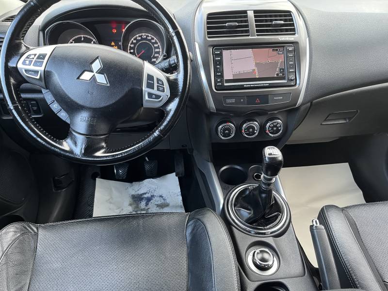 Véhicule d’Occasion MITSUBISHI ASX 1.8 DID 150 Instyle. BV6. 5p. Avec Sièges Electriques Chauffant et Sièges en Cuir ainsi que Toit Panoramique + Rabat Electrique. Garantie 12 Mois.