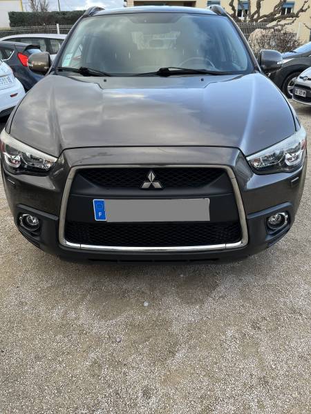 Véhicule d’Occasion MITSUBISHI ASX 1.8 DID 150 Instyle. BV6. 5p. Avec Sièges Electriques Chauffant et Sièges en Cuir ainsi que Toit Panoramique + Rabat Electrique. Garantie 12 Mois.