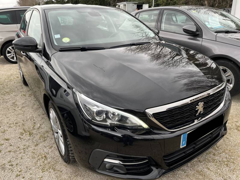 Voiture d’occasion PEUGEOT 308 II Ph2 1.5 Blue HDI 102 Premium Pack 5p. 1ère Main. Avec GPS Europe Ecran Tactile ainsi que radars de recul. Garantie 12 Mois.