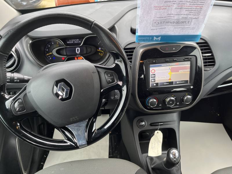 Voiture d’occasion RENAULT CAPTUR 1.5 DCI 90 Eco² Energy Business avec Climatisation et régulateur + Limiteur de vitesse ainsi que Radars de Recul. Garantie 12 Mois.