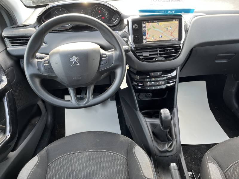 Voiture d’occasion PEUGEOT 208 I Ph2 1.6 Blue HDI 100 Active Business 5p. avec Climatisation ainsi que régulateur + Limiteur de vitesse. Garantie 12 Mois.