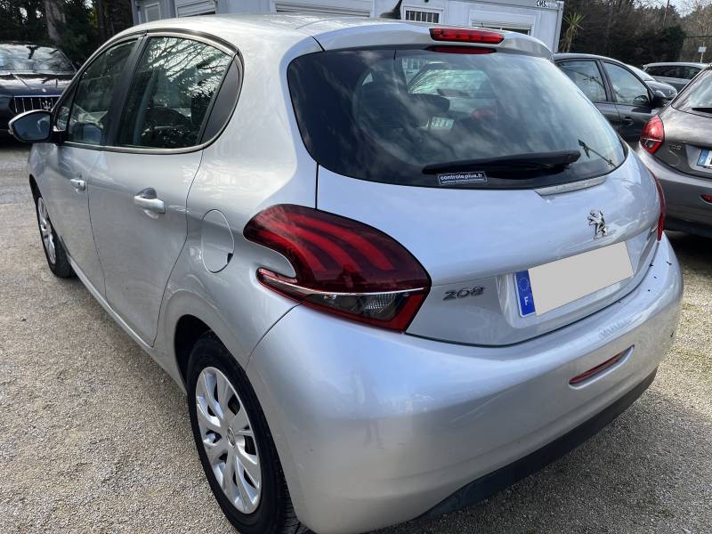 Voiture d’occasion PEUGEOT 208 I Ph2 1.6 Blue HDI 100 Active Business 5p. avec Climatisation ainsi que régulateur + Limiteur de vitesse. Garantie 12 Mois.