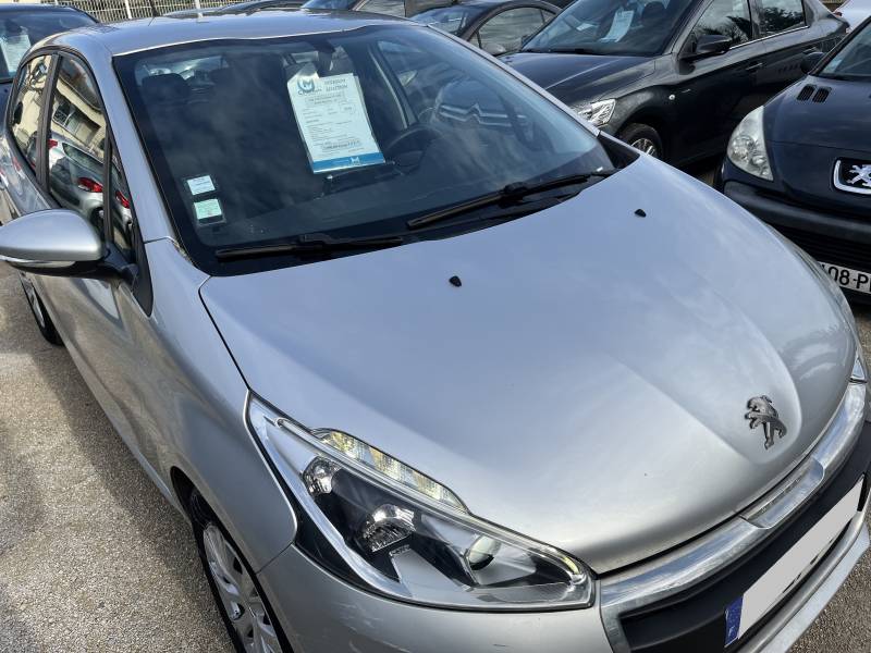  PEUGEOT 208 I Ph2 1.6 Blue HDI 100 Active Business est une citadine 5 portes et 5 places, reconnue pour son confort, sa sobriété et sa fiabilité. A CARPENTRAS