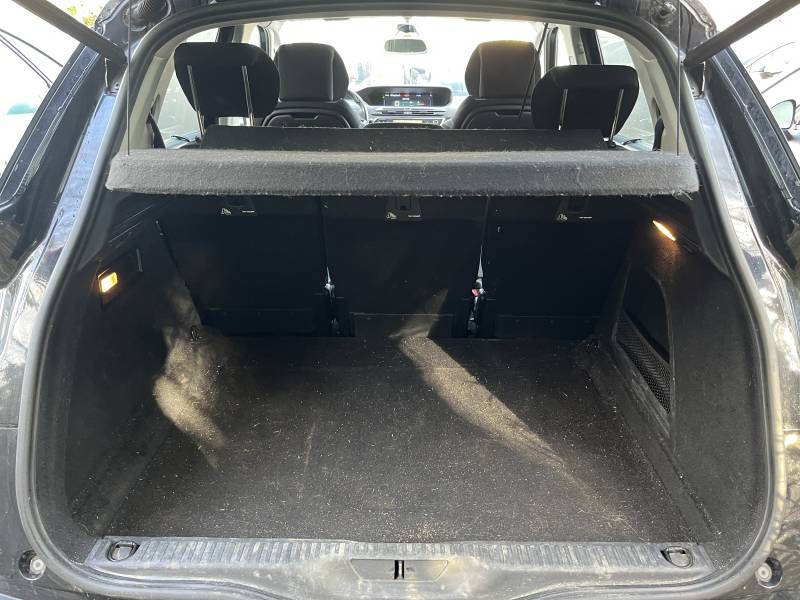 Voiture d’occasion CITROËN C4 PICASSO II 1.6 Blue HDI 120 Exclusive. BV6. 5p. Avec caméra de Recul 360° et Sièges Semi-Cuir + Chauffants+ Massant ainsi que Park Assist. Garantie 12 Mois.