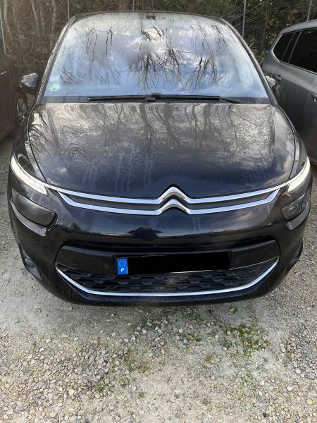 Disponible immédiatement dans le cadre de notre vente de voiture d’occasion à Avignon, ce modèle est proposé avec une garantie de 12 mois pour une tranquillité maximale.