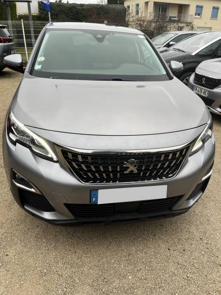 Voiture d’occasion PEUGEOT 3008 II 1.5 BLUE HDI 130 Active Business. EAT 8. 5p. 1ère Main avec Radars AV + AR + et Régulateur + Limiteur de vitesse ainsi que CarPlay. Garantie 12 Mois.