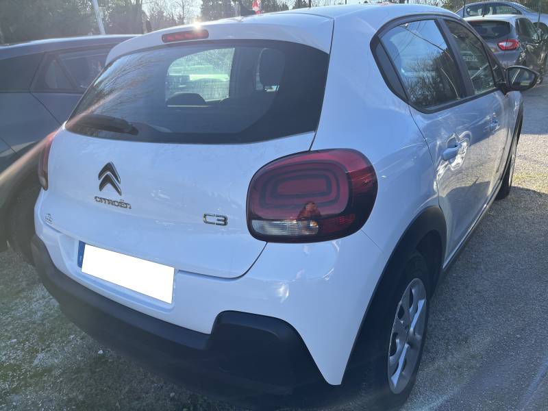 Voiture d’occasion CITROEN C3 III 1.5 Blue HDI 102 Feel Business. 5p. 1ère Main. Climatisation automatique et régulateur + Limiteur de vitesse. Garantie 12 Mois. A ARLES