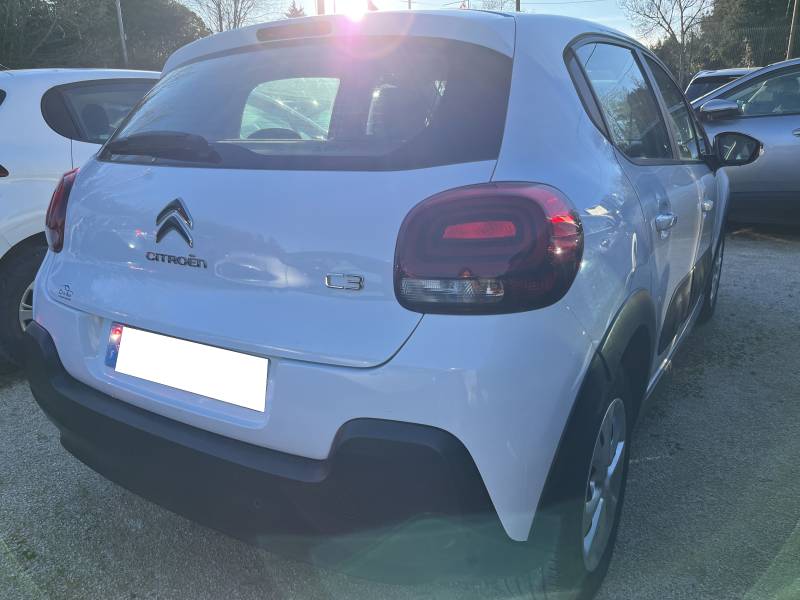 Voiture d’occasion CITROEN C3 III 1.5 Blue HDI 102 Feel Business 5p. 1ère Main. Climatisation automatique et régulateur + Limiteur de vitesse ainsi que Radars de Recul. Garantie 12 Mois.