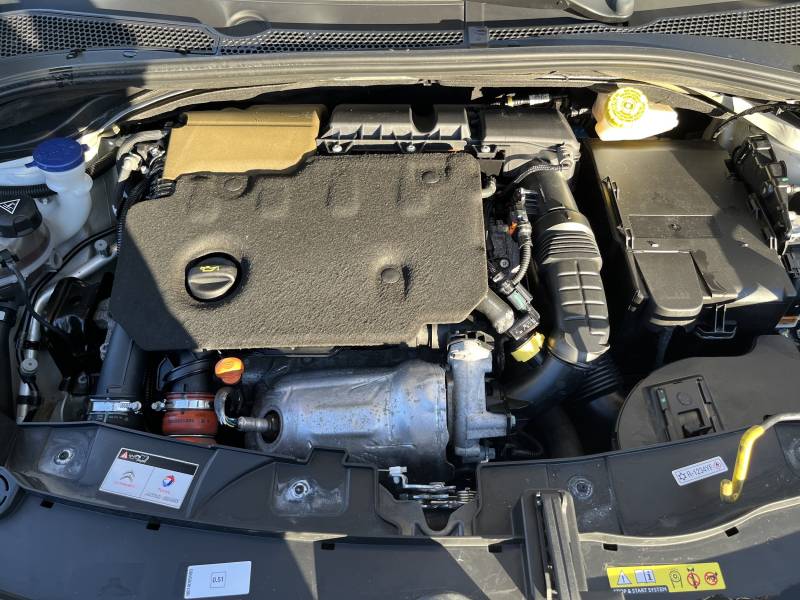 Voiture d’occasion CITROEN C3 III 1.5 Blue HDI 102 Feel Business 5p. 1ère Main. Climatisation automatique et régulateur + Limiteur de vitesse ainsi que Radars de Recul. Garantie 12 Mois.