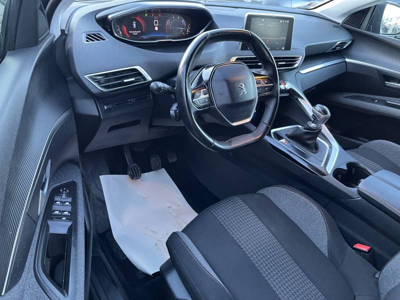 Voiture d’occasion PEUGEOT 3008 II 1.5 BLUE HDI 130 Active Business. BV6  Moteur+Turbo+Embrayage Neuf avec CarPlay et Radars AV + AR ainsi que Régulateur + Limiteur de vitesse. Garantie 12 Mois.