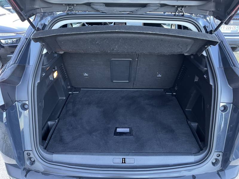 Voiture d’occasion PEUGEOT 3008 II 1.5 BLUE HDI 130 Active Business. BV6  Moteur+Turbo+Embrayage Neuf avec CarPlay et Radars AV + AR ainsi que Régulateur + Limiteur de vitesse. Garantie 12 Mois.