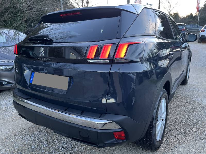  voiture d’occasion Avignon est un Monospace/SUV polyvalent, parfaitement adapté à un usage professionnel ou familial. A NIMES