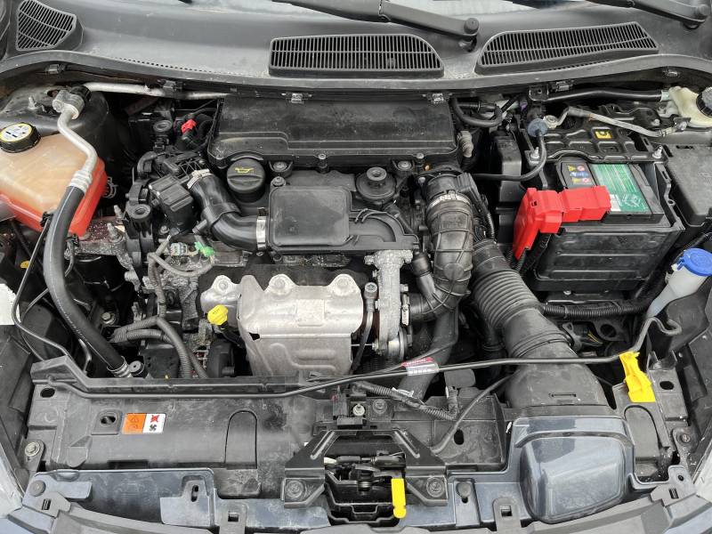 Voiture d’occasion FORD FIESTA 1.4 TDCI 70 Trend. 5p. avec climatisation et Radio CD MP3. Garantie 12 Mois.