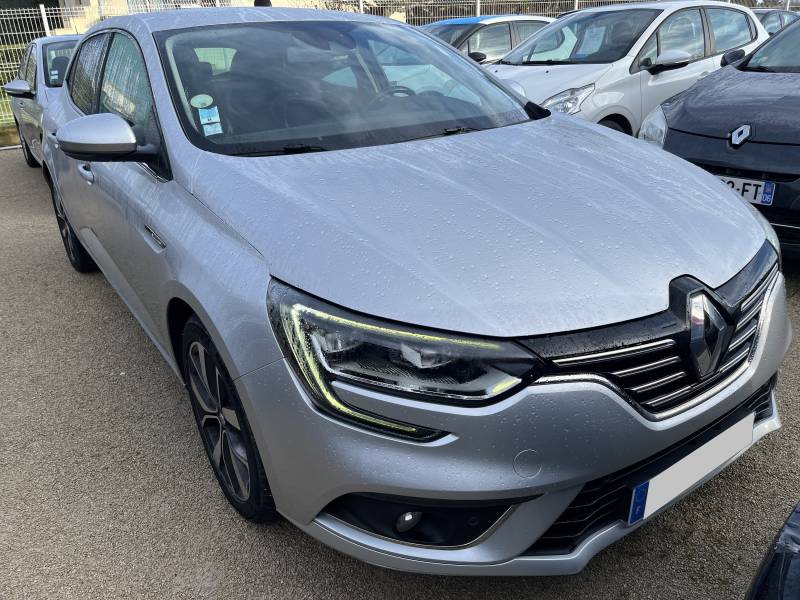 Voiture d’occasion RENAULT MEGANE IV 1.6 DCI 130 Intens. BV6. 5p. Avec Grand GPS Europe Tactile et radar AV + AR + Caméra de Recul ainsi que Sièges Semi-Cuir/Velours. Garantie 12 Mois.