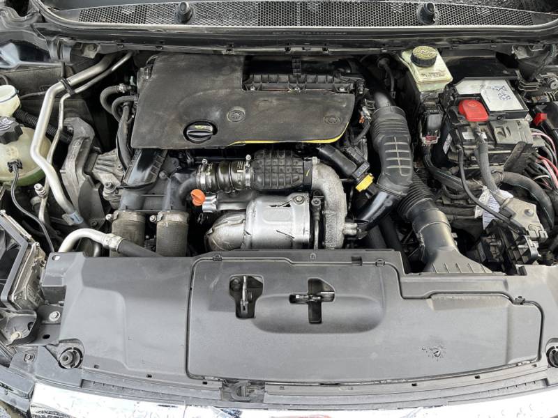 Voiture d’occasion PEUGEOT 308 II 1.6 BLUE HDI 120 Allure. BV6. 5p. avec GPS Europe Tactile et Régulateur + Limiteur de vitesse ainsi que Radar AV + AR. Garantie 12 Mois.
