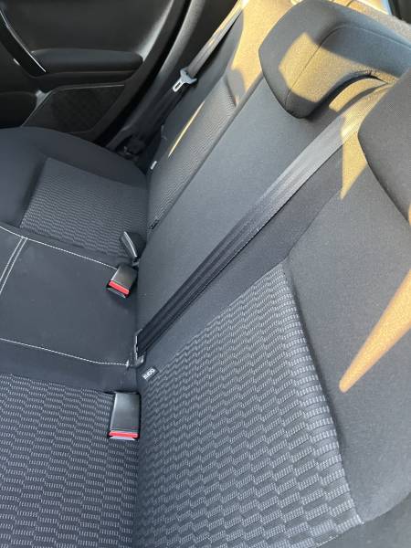 Voiture d’occasion PEUGEOT 208 I Ph2 1.6 Blue HDI 100 Active Business 5p. avec Climatisation et régulateur + Limiteur de vitesse ainsi que Carplay. Garantie 12 Mois.