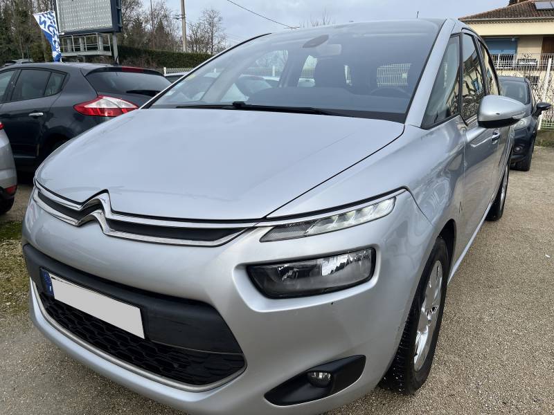 Voiture d’occasion CITROEN C4 PICASSO II 1.6 e-HDI 115 Intensive. 5p. Avec GPS Europe Ecran tactile et Radars de Recul + Caméra ainsi que Régulateur et limiteur de vitesse. Garantie 12 Mois.