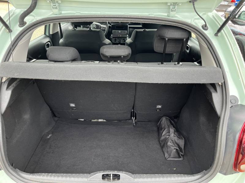 Contactez-nous pour découvrir cette Voiture d’occasion CITROEN C3 III 1.6 Blue HDI 100 Feel dans notre garage d’Avignon, au cœur du Vaucluse.
