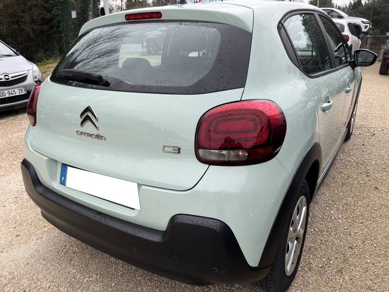 Voiture d’occasion CITROEN C3 III 1.6 Blue HDI 100 Feel. 5p. Avec Régulateur + Limiteur de vitesse et Sièges Chauffant ainsi que Alerte Franchissement de lignes. Garantie 12 Mois.