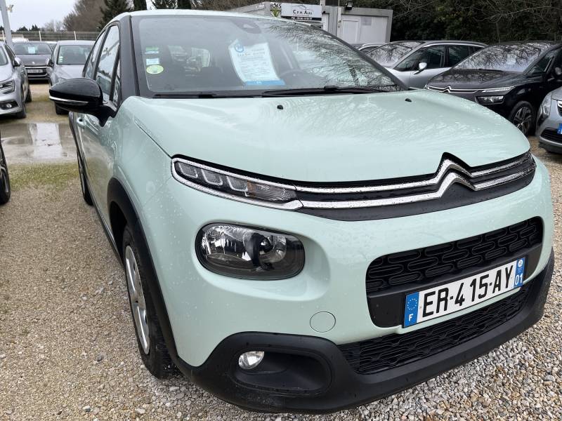  CITROEN C3 III 1.6 Blue HDI 100 Feel séduit par son confort, sa sobriété et ses équipements appréciables. A ORANGE