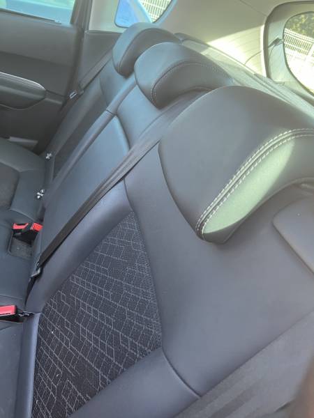 Voiture d’occasion PEUGEOT 3008 I Ph2 1.6 HDI 120 Allure. BV6. 5p. avec GPS Europe Tactile et Sièges Semi-Cuir ainsi que Toit Panoramique + Rabat Electrique. Garantie 12 Mois.