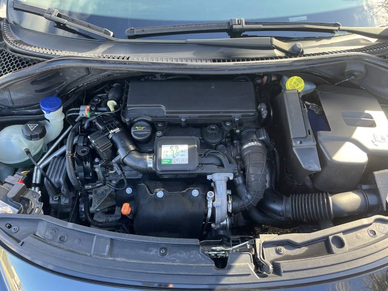 Voiture d’occasion PEUGEOT 207 Ph2 1.4 HDI 70 Style. 1ère Main. 5p. avec Climatisation. Garantie 12 Mois.