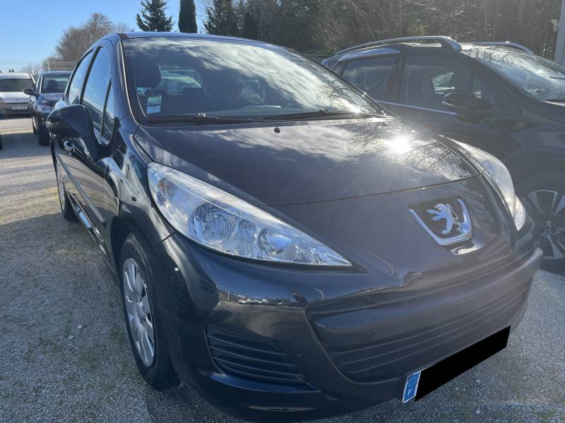 PEUGEOT 207 Ph2 1.4 HDI 70 Style. 1ère Main. 5p. avec Climatisation. Garantie 12 Mois., un modèle reconnu pour sa sobriété et sa polyvalence. A ORANGE