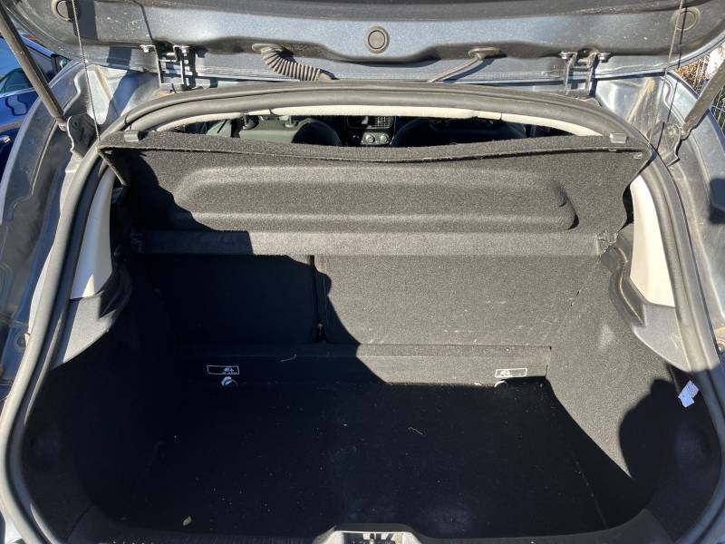 Voiture d’occasion RENAULT CLIO IV Ph2 1.5 DCI 90 Business. 5p. avec Régulateur + Limiteur de Vitesse et GPS Europe tactile ainsi que Radars de Recul. Garantie 12 Mois.
