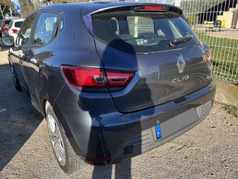 Voiture d’occasion RENAULT CLIO IV Ph2 1.5 DCI 90 Business. 5p. avec Régulateur + Limiteur de Vitesse et GPS Europe tactile ainsi que Radars de Recul. Garantie 12 Mois.