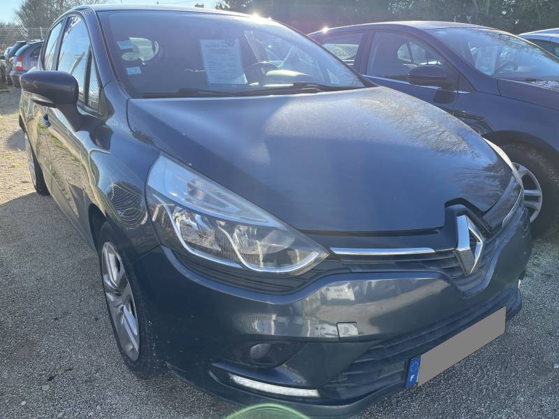 Voiture d’occasion RENAULT CLIO IV Ph2 1.5 DCI 90 Business. 5p. avec Régulateur + Limiteur de Vitesse et GPS Europe tactile ainsi que Radars de Recul. Garantie 12 Mois.
