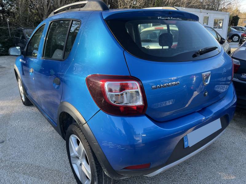 SANDERO STEPWAY II 1.5 DCI 90 Prestige est un modèle apprécié pour sa position de conduite surélevée de mini SUV, ses coûts d’utilisation maîtrisés et son équipement complet. A CARPENTRAS