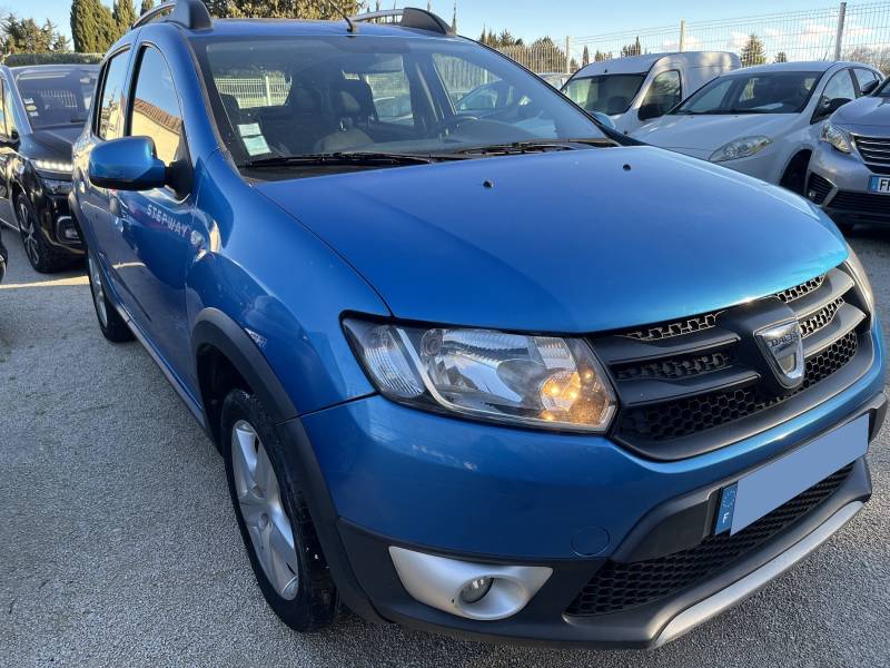 STEPWAY II 1.5 DCI 90 Prestige qui représente un excellent compromis entre fiabilité, économie et polyvalence. A ORANGE