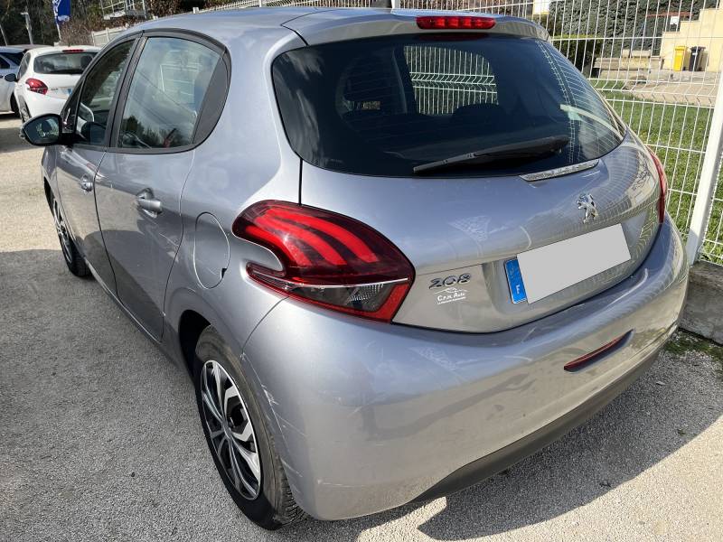 Point important : moteur neuf (30.000 kms), un véritable atout pour votre tranquillité et la longévité du véhicule. A CARPENTRAS