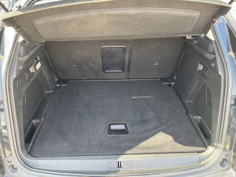 PEUGEOT 3008 II 1.5 BLUE HDI 130 Active Business. EAT 8. 5p. 1ère Main. A ORANGE