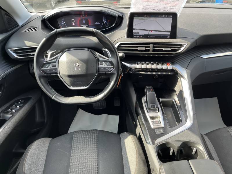 PEUGEOT 3008 II 1.5 BLUE HDI 130 Active Business EAT 8 est un SUV / monospace 5 portes, 5 places, alliant confort, sobriété et fiabilité. A ARLES