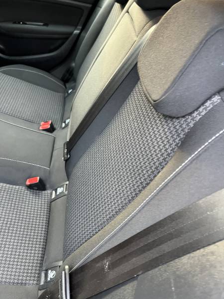 Voiture d’occasion PEUGEOT 308 II Ph2 1.5 Blue HDi 120 Active Business. BV6. 5p. 1ère Main. avec GPS Europe tactile et Lecture des Panneaux ainsi que Radars de Recul. Garantie 12 mois.