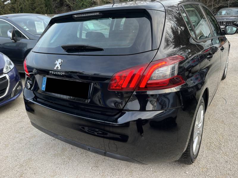 Voiture d’occasion PEUGEOT 308 II Ph2 1.5 Blue HDi 120 Active Business. BV6. 5p. 1ère Main. avec GPS Europe tactile et Lecture des Panneaux ainsi que Radars de Recul. Garantie 12 mois.