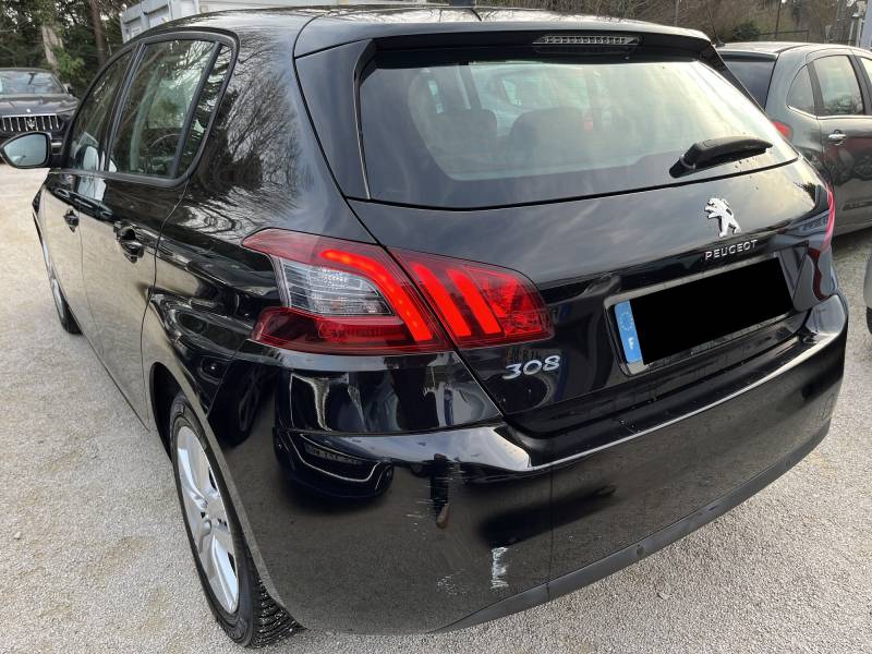 Voiture d’occasion PEUGEOT 308 II Ph2 1.5 Blue HDi 120 Active Business avec GPS Europe tactile et radars de recul. A AVIGNON