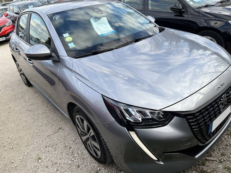 208 II 1.5 Blue HDI 102 Active Business est une 1ère main, bien suivie, idéale pour ceux qui recherchent une voiture moderne, économique et confortable pour leurs trajets quotidiens dans le Vaucluse et autour d’Avignon