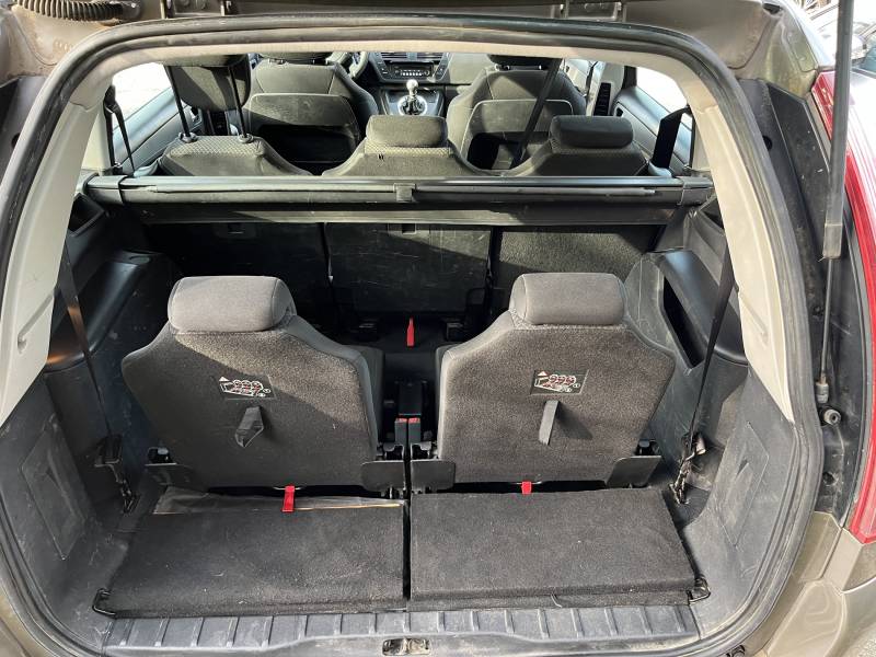 Voiture d’occasion CITROEN GRAND C4 PICASSO I Ph2 1.6 HDI 112 Confort 7 Places. BV6. Garantie 12 Mois. avec Climatisation 4 zones ainsi que régulateur limiteur de vitesse.
