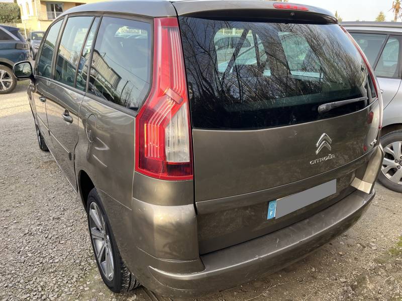 Voiture d’occasion CITROEN GRAND C4 PICASSO I Ph2 1.6 HDI 112 Confort 7 Places. BV6. Garantie 12 Mois. avec Climatisation 4 zones ainsi que régulateur limiteur de vitesse.