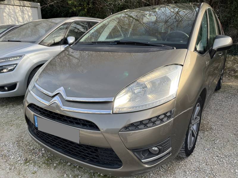 Voiture d’occasion CITROEN GRAND C4 PICASSO I Ph2 1.6 HDI 112 Confort 7 Places. BV6. Garantie 12 Mois. avec Climatisation 4 zones ainsi que régulateur limiteur de vitesse.